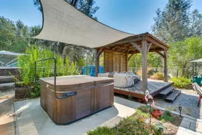 Hot Tub, Dog-Friendly Yard! 3-Acre Redding Retreat - Image 2