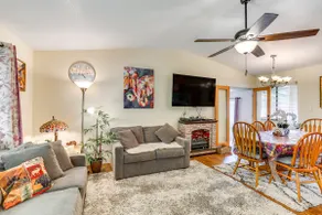 Hot Tub, Dog-Friendly Yard! 3-Acre Redding Retreat - Image 4
