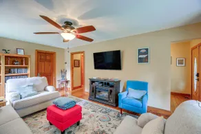 Peaceful Bluff City Retreat w/ Fire Pit & Grill - Image 5