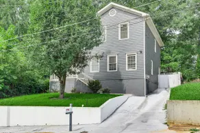 Walk to Mercedes-Benz! Centrally Located ATL Base - Image 3