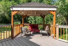 Spacious 3BR Redmond Home with Fireplace & BBQ - Image 3