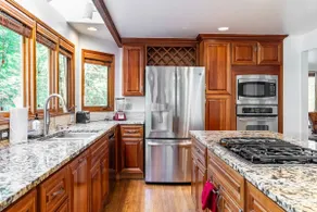 Spacious 3BR Redmond Home with Fireplace & BBQ - Image 5