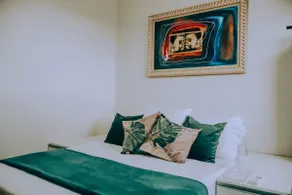 high-end apartment in the center - Image 2