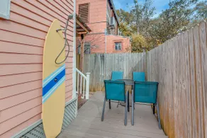 1 Mi to Beach: Colorful Cottage in Galveston! - Image 2