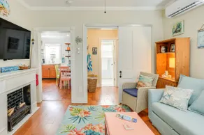 1 Mi to Beach: Colorful Cottage in Galveston! - Image 3