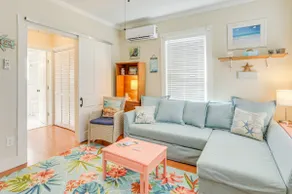 1 Mi to Beach: Colorful Cottage in Galveston! - Image 5