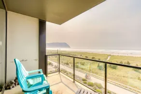 Sand & Sea (304) Retro Chic - Beachfront Retreat - Image 2