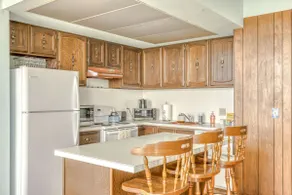 Sand & Sea (304) Retro Chic - Beachfront Retreat - Image 4