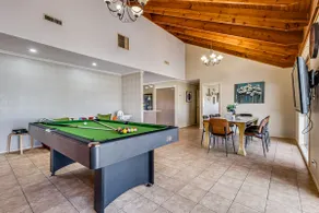 StayAU Tranquil 4BR Lakeside Retreat in Seabrook - Image 5