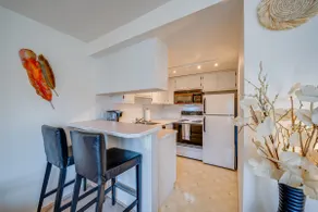 Secure Parking | Downtown Views | Walk Score: 96 - Image 3