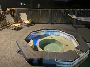 Farmhouse Oasis w Pool Heated Spa Treehouse and Game Room Located Centrally off I-4 - Image 5