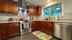Olympia Oasis: 5br 10+ Guests - Image 5