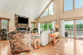 Escape to Blake Lake! Your Perfect Getaway Awaits! - Image 5