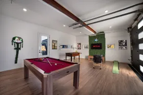 Percy Boom Luxury Home: Hot Tub/ Sauna/ Game Room - Image 3