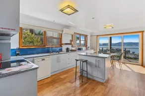 Panorama Magic - A Sandy Bay Family Escape - Image 2