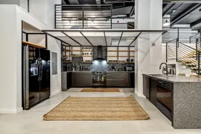 Historic District Loft Garage Parking Sleeps 13 - Image 3