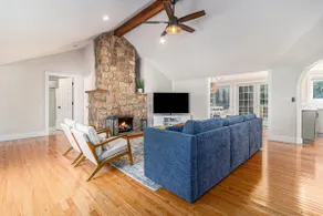 Remodeled Home Near Lake Mi, Fire Pit - Image 5