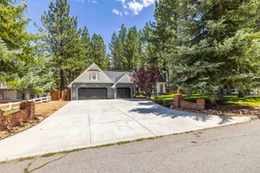 Summer Retreat|5BR Stay Near Lake, Hikes~Water Fun - Image 5