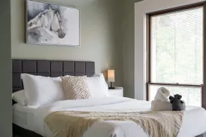 The Vintage Gem | Covered Parking | Sleeps 8 | DT - Image 5