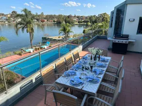 Chiswick Waterfront Retreat - Image 2