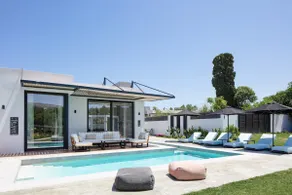 Luxury ensuite villa in Pigi, steps to amenities! - Image 3