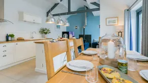 Olinda Cottage -  a ground floor bedroom that sleeps 6 guests  in 3 bedrooms - Image 5
