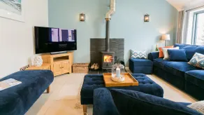 Olinda Cottage -  a ground floor bedroom that sleeps 6 guests  in 3 bedrooms - Image 2