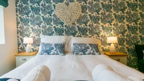 Olinda Cottage -  a ground floor bedroom that sleeps 6 guests  in 3 bedrooms - Image 3