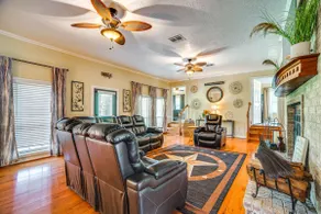 Onalaska Home w/ Game Room, Sunroom & Lake View! - Image 4