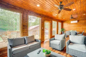 Onalaska Home w/ Game Room, Sunroom & Lake View! - Image 2