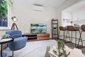 Urban Oasis in Toorak - Image 2