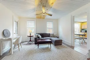 2BR apartment in town, close to wine trail & lakes - Image 2