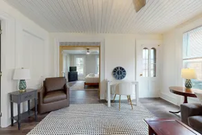 2BR apartment in town, close to wine trail & lakes - Image 3
