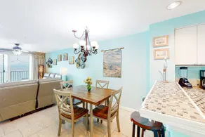 Cozy 2BR with amazing views, beach service & pool - Image 5