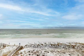 Cozy 2BR with amazing views, beach service & pool - Image 3