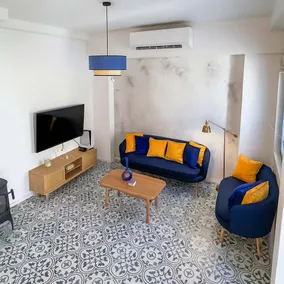Sapphire Gem House with Private Jacuzzi - Image 4