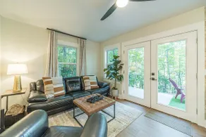 Ridgeview Retreat Secluded Seasonal Mtn View Oasis - Image 4