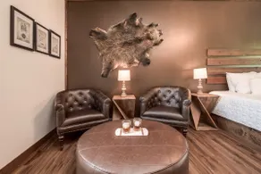 Lounge & Cozy Living | Free Parking - Image 2