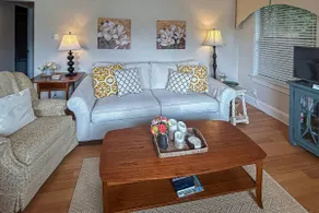 Lake Junaluska cottage, serene views, comforts - Image 5