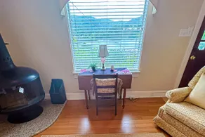 Lake Junaluska cottage, serene views, comforts - Image 4