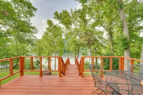 Flippin Home w/ Fire Pit: Walk to White River! - Image 2