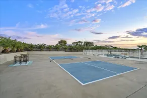 Luxury 5BR Retreat Pool Hot Tub Gym 7000sqf - Image 4