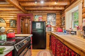 Cabin In The Pines - Image 5