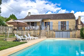Villa with pool in the countryside - Image 2