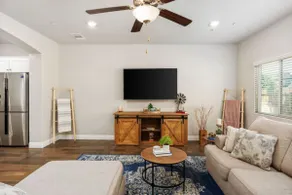Luxe Vista | King Bed | EV Charger - Image 2