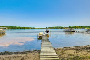 Waterfront Berry Lake Getaway w/ Sunroom! - Image 2