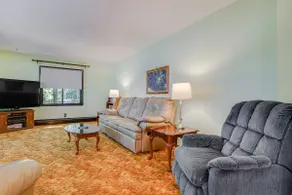 Waterfront Berry Lake Getaway w/ Sunroom! - Image 4