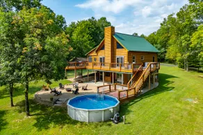 9 Oaks Log Cabin | Private Pool, Hot Tub + Lake - Image 4