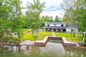 Fire Pit & Lake Views: Cozy Crooked River Retreat! - Image 2