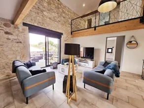 Spacious loft-style house with a pool table - Image 5